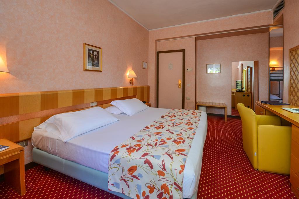 Hotel Oliveto Desenzano del Garda Exteriér fotografie